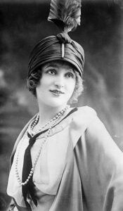 598px-Gaby_Deslys_07_crop